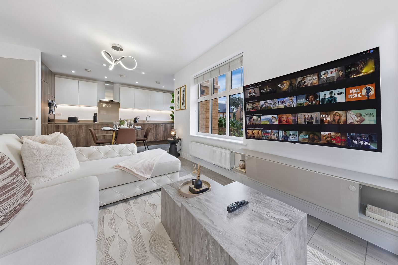 Contemporary 2BR Retreat-Peaceful Setting-Egham