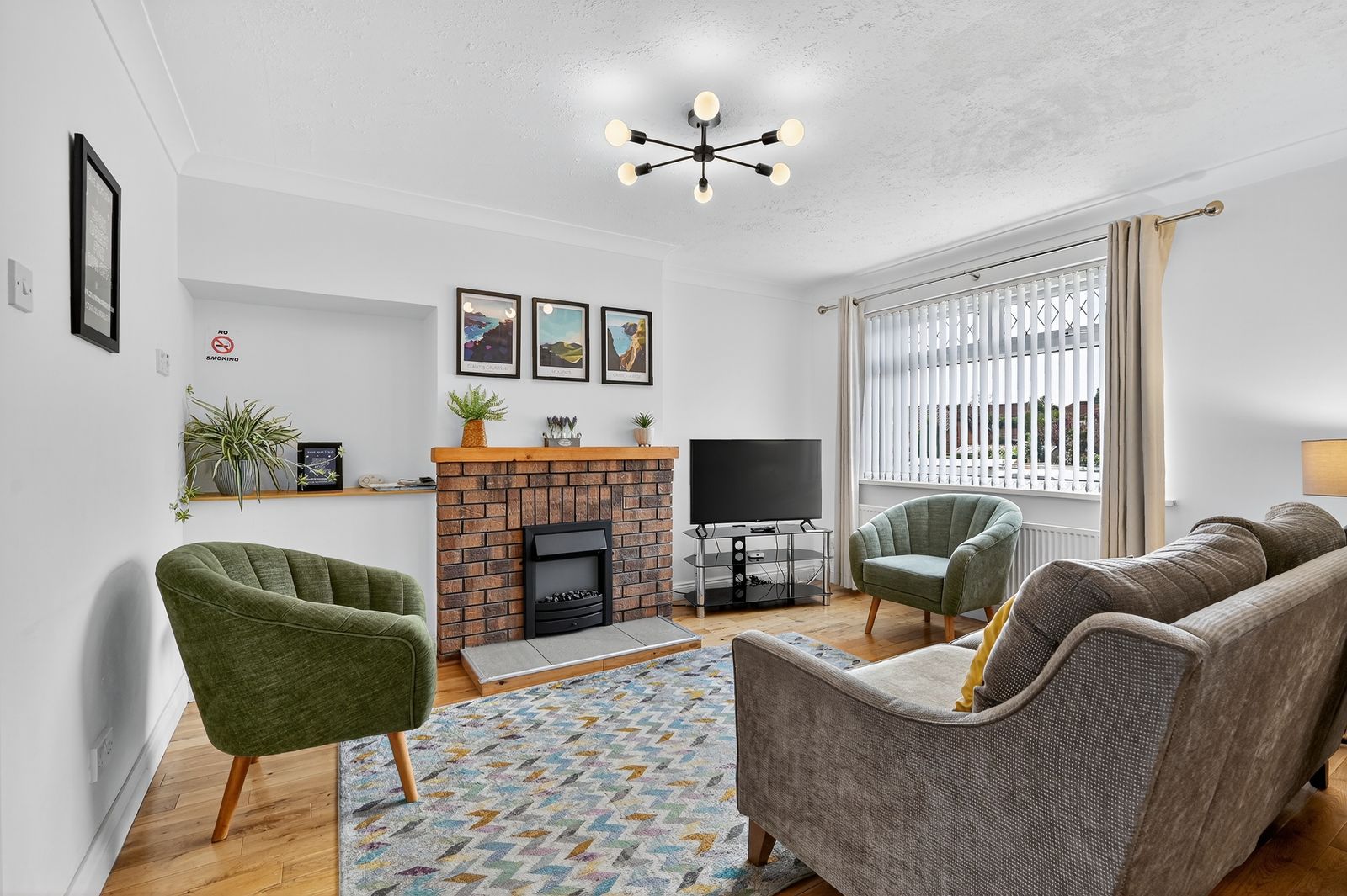 Hillsborough Home from Home, Garden and 2x Parking by StayByNumbers
