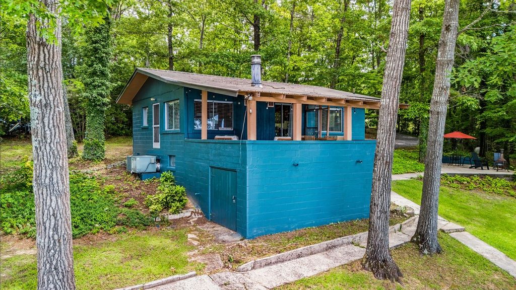 * Vintage * Smith Lake Fishing Cabin Retreat!