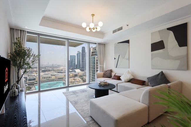 2BR with Iconic Burj and Dubai Fountain Views