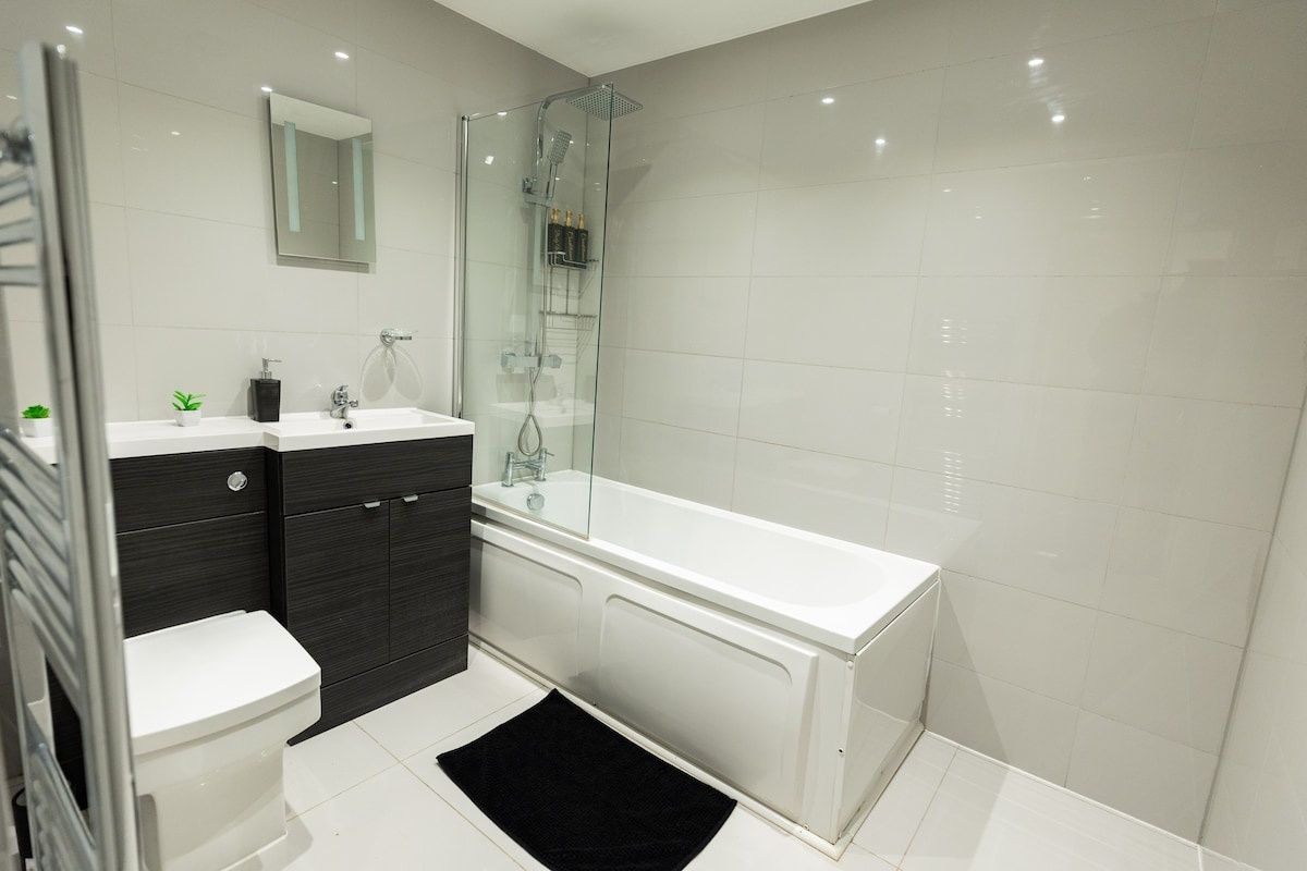Luxury Entire Flat In Wolverhampton