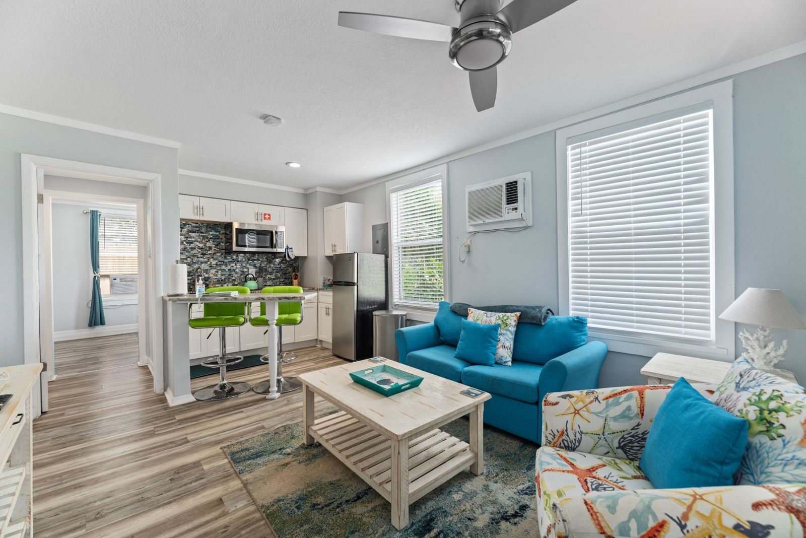 Riverview Green: Downtown Melbourne Apartment