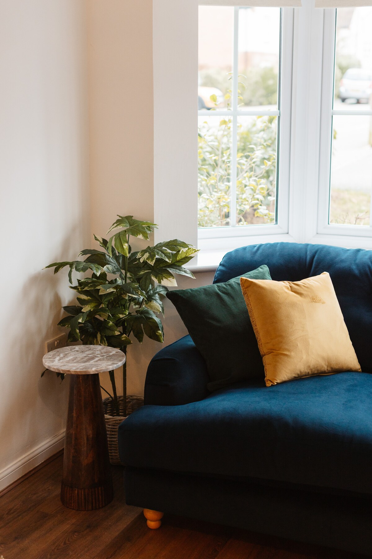 Large House - Living Room 5