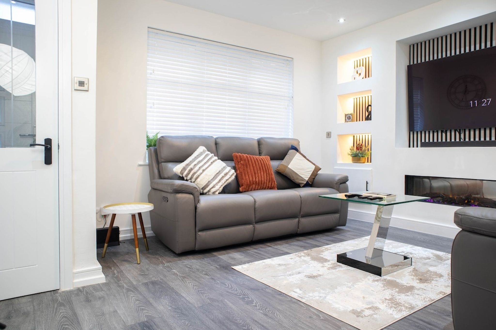 Stylish Preston Home • 3 Beds • Sleeps 6