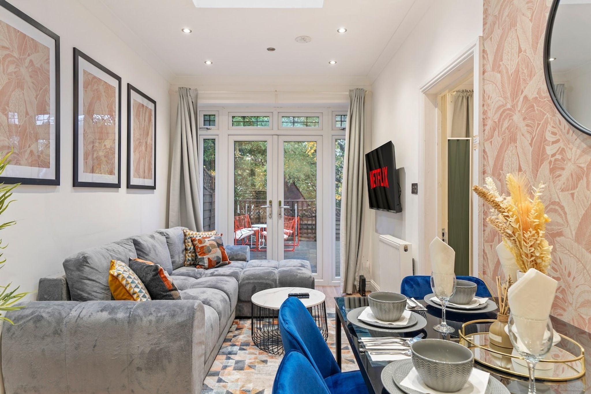 Chic Urban Retreat in London - Sleeps 8