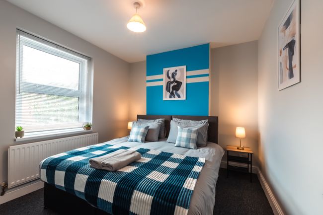 Monthly Savings - 4 Beds - Sleeps 8 - Free Parking