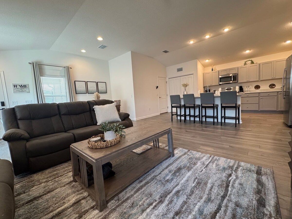 Fire Pit Villa · 2BR · Golf Cart · Near Eastport — photo 3