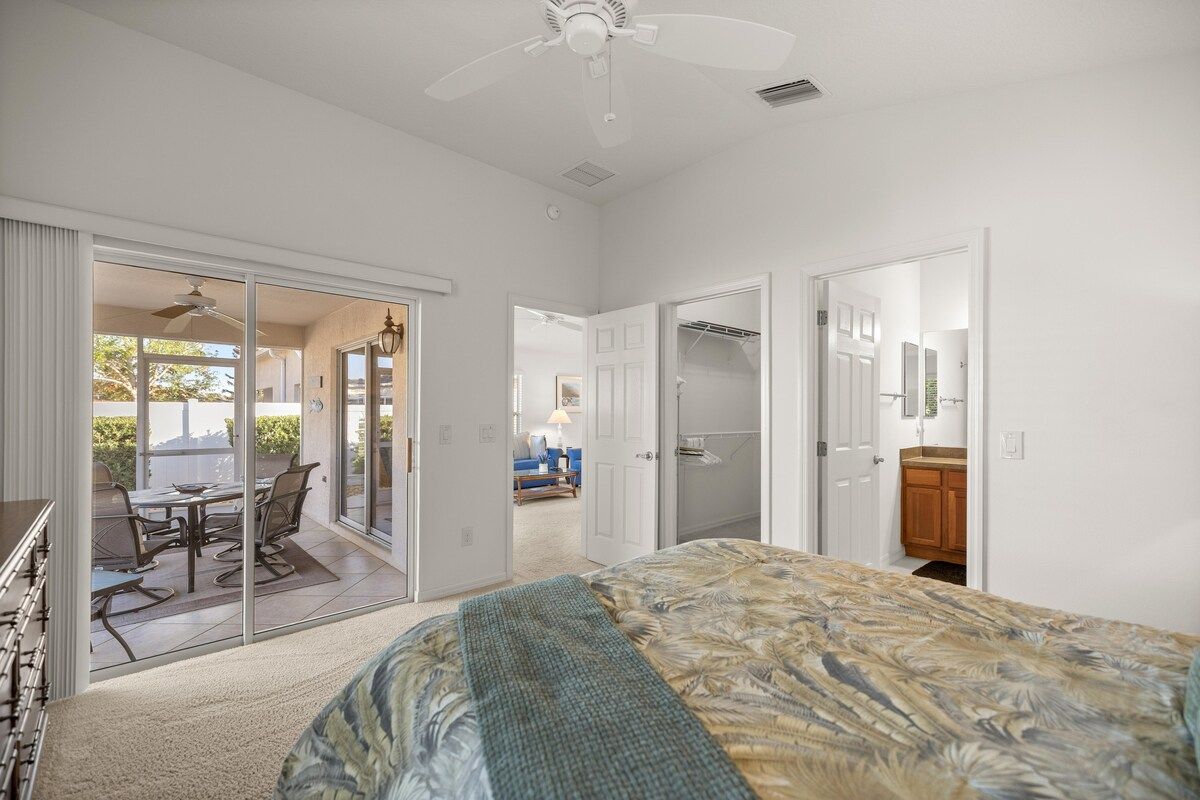 Lake Sumter Retreat · Golf Cart · BBQ · Backyard — photo 16