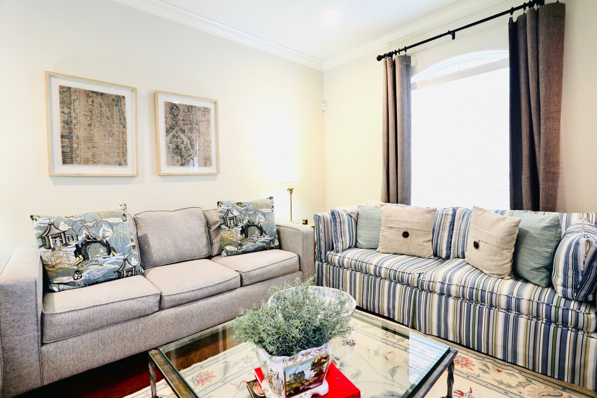 The Carl, 2BR Townhome by Velvet Ditch Villas
