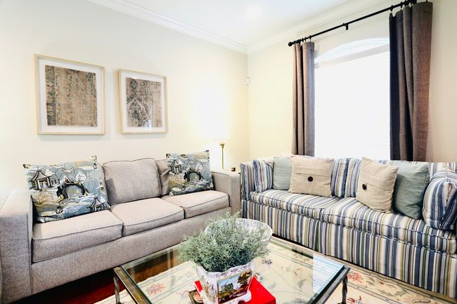 The Carl, 2BR Townhome by Velvet Ditch Villas