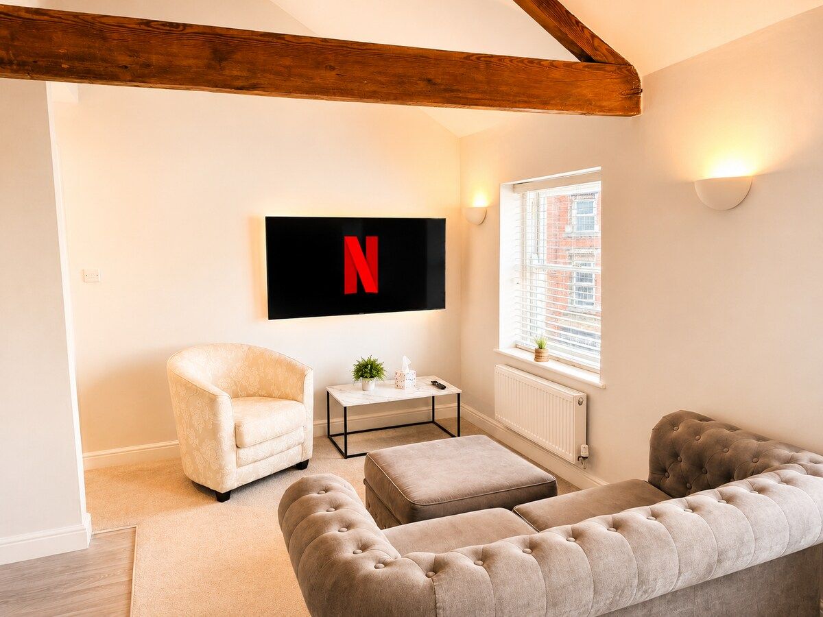 Modern Apartment in the Heart of Bourne | Sleeps 4