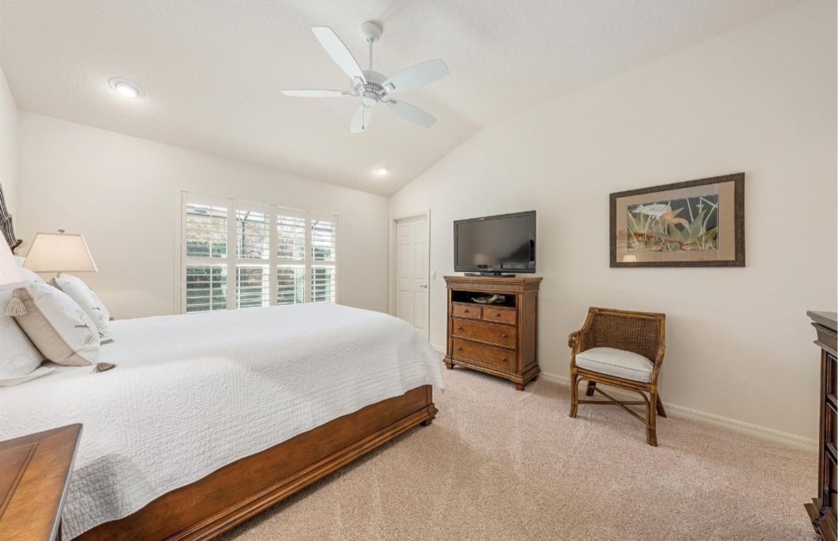 3BR Near Brownwood + Golf Cart + Office + Patio — photo 12