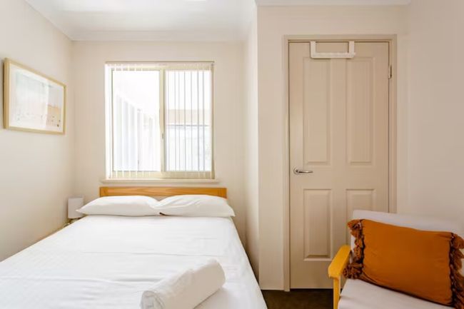 Room A - Perth airport perfect stopover+Netflix !