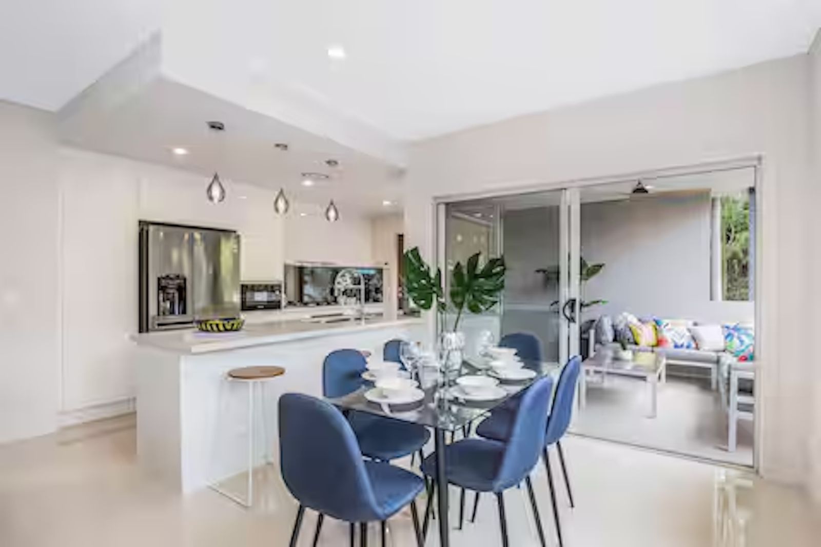 Park Avenue Luxe 1BR - 4km to City, Outdoor BBQ