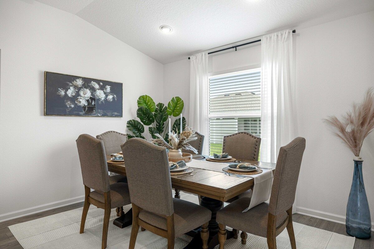 Luxe 3BR | Long & Short Stays l Walk to Eastport — photo 4