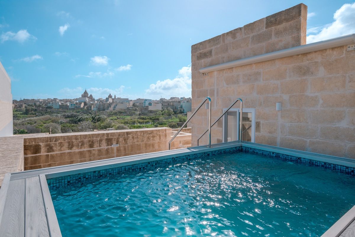 Stunning 350-year-old home with roof splash pool