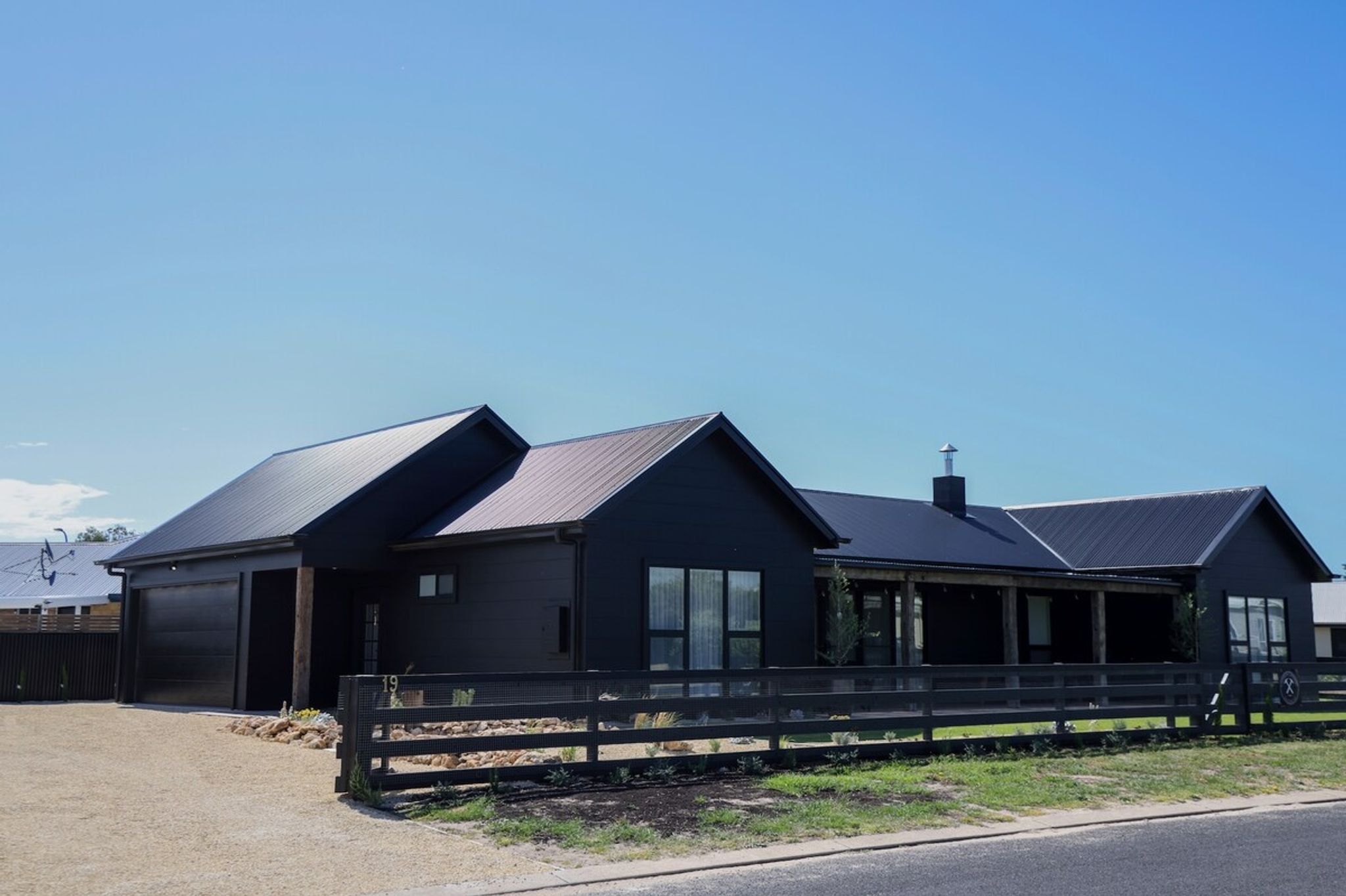 Kookaburra Beachhouse • Coastal Farmhouse Retreat