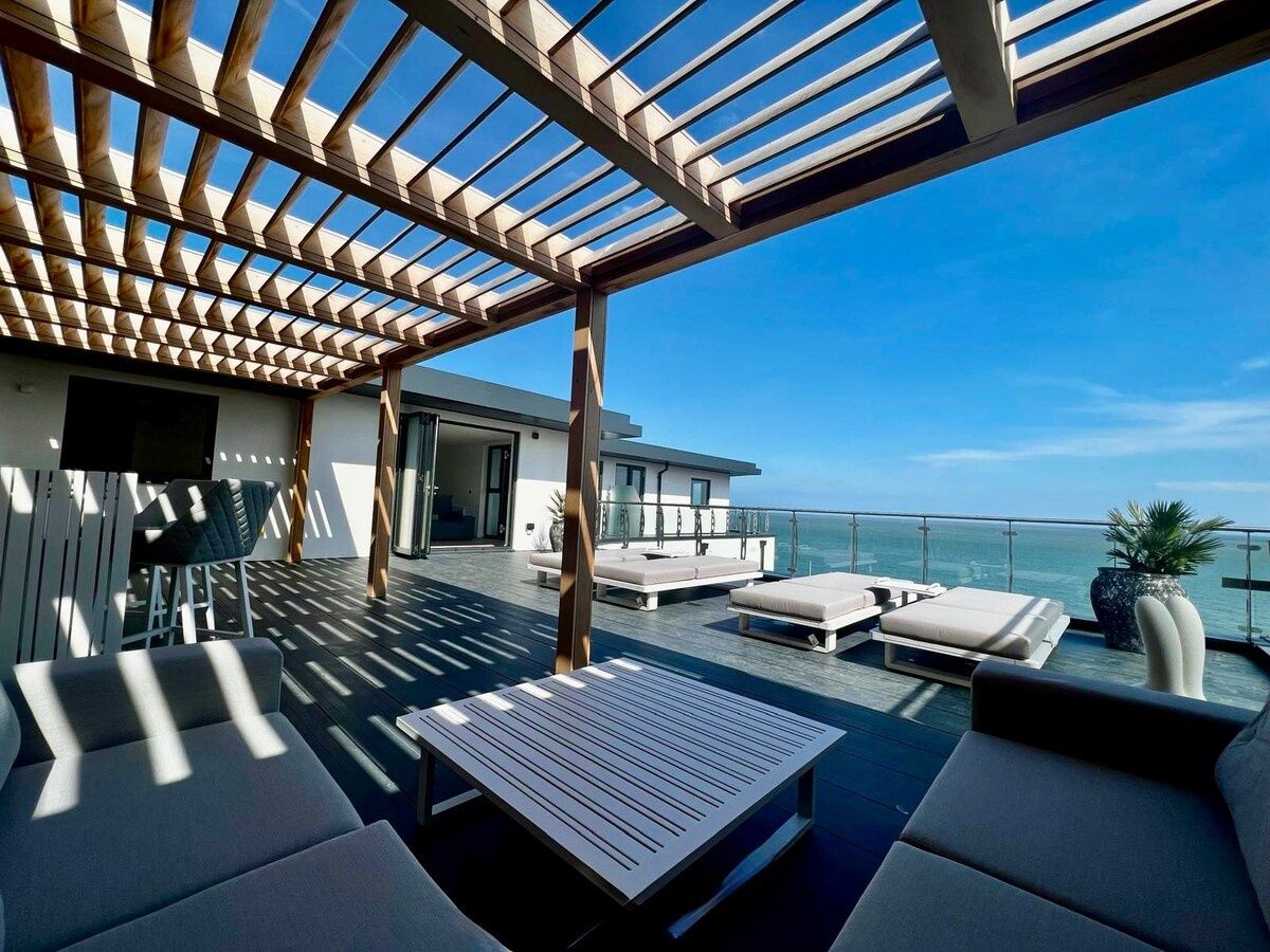Ramsgate Stunning Penthouse|SeaViews|Free Parking