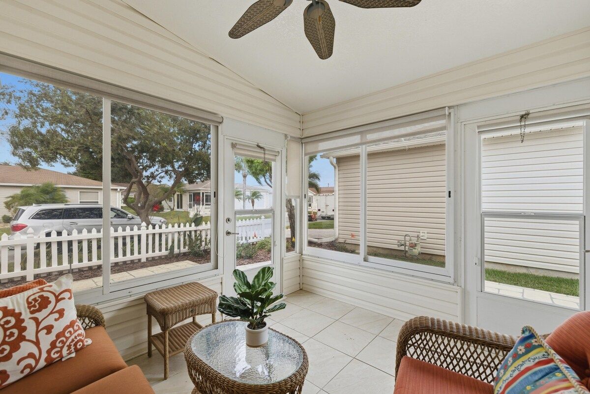 Lake Sumter 2BR · Golf Cart · BBQ · Brownwood — photo 7