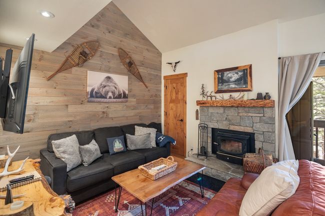 Gorgeous Hidden Valley Loft w/ a view