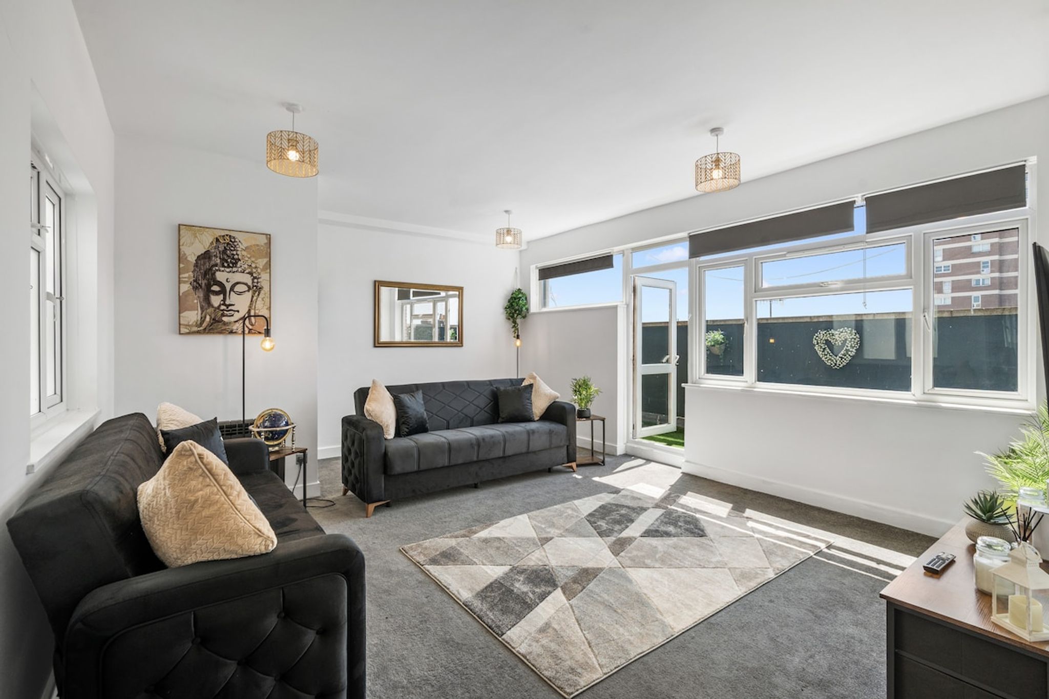 Brighton Central 2-Bed with Verandah Sleeps 8