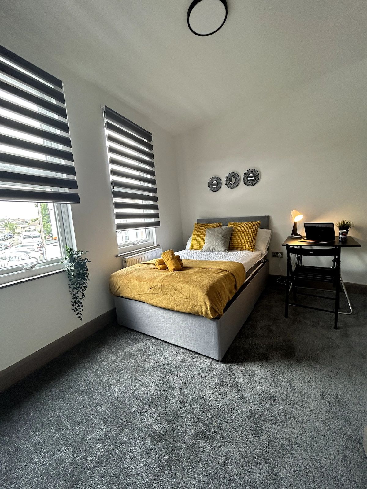 S5 Medway Ensuite room - Desk,Flexi Stays