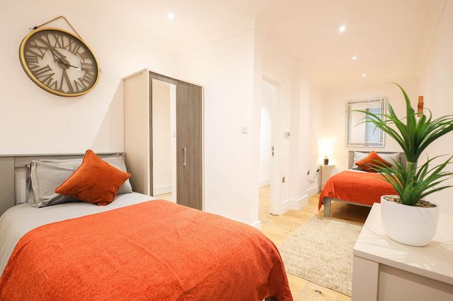 City Centre, Spacious, Ensuite, Smart TV, Sofa Bed