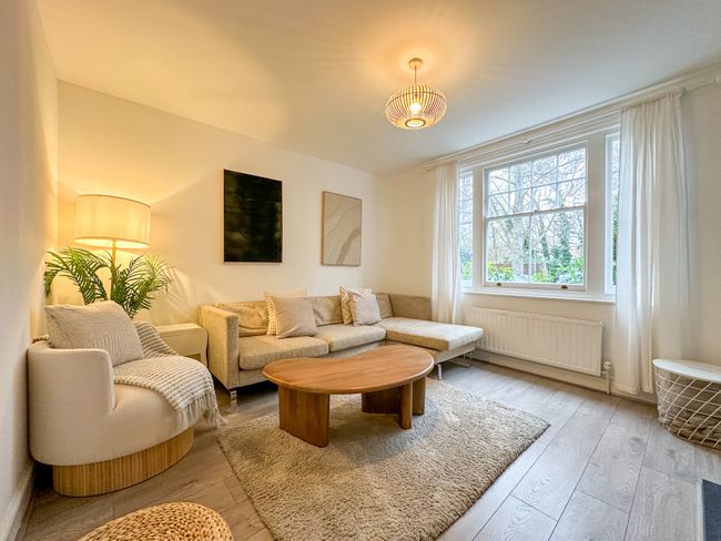 Stylish 3-Bed House in Canterbury Centre