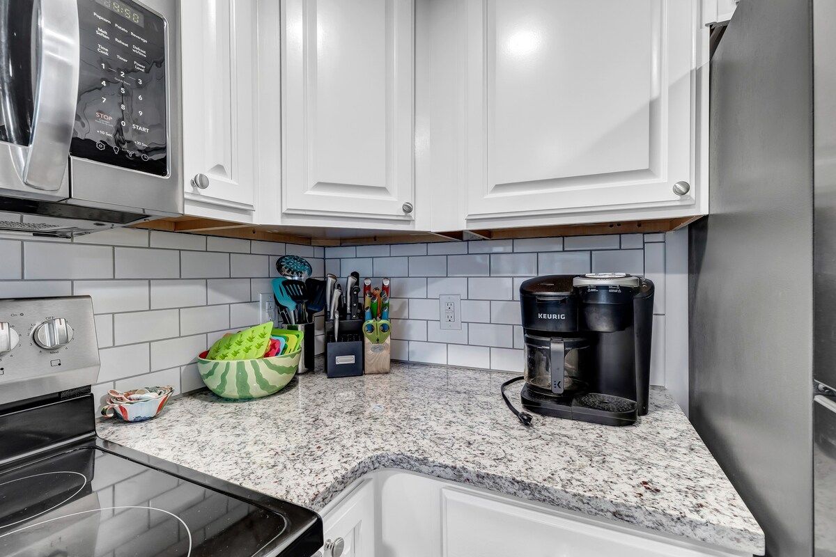 Barefoot Bungalow - Ocean Front Beach Condo