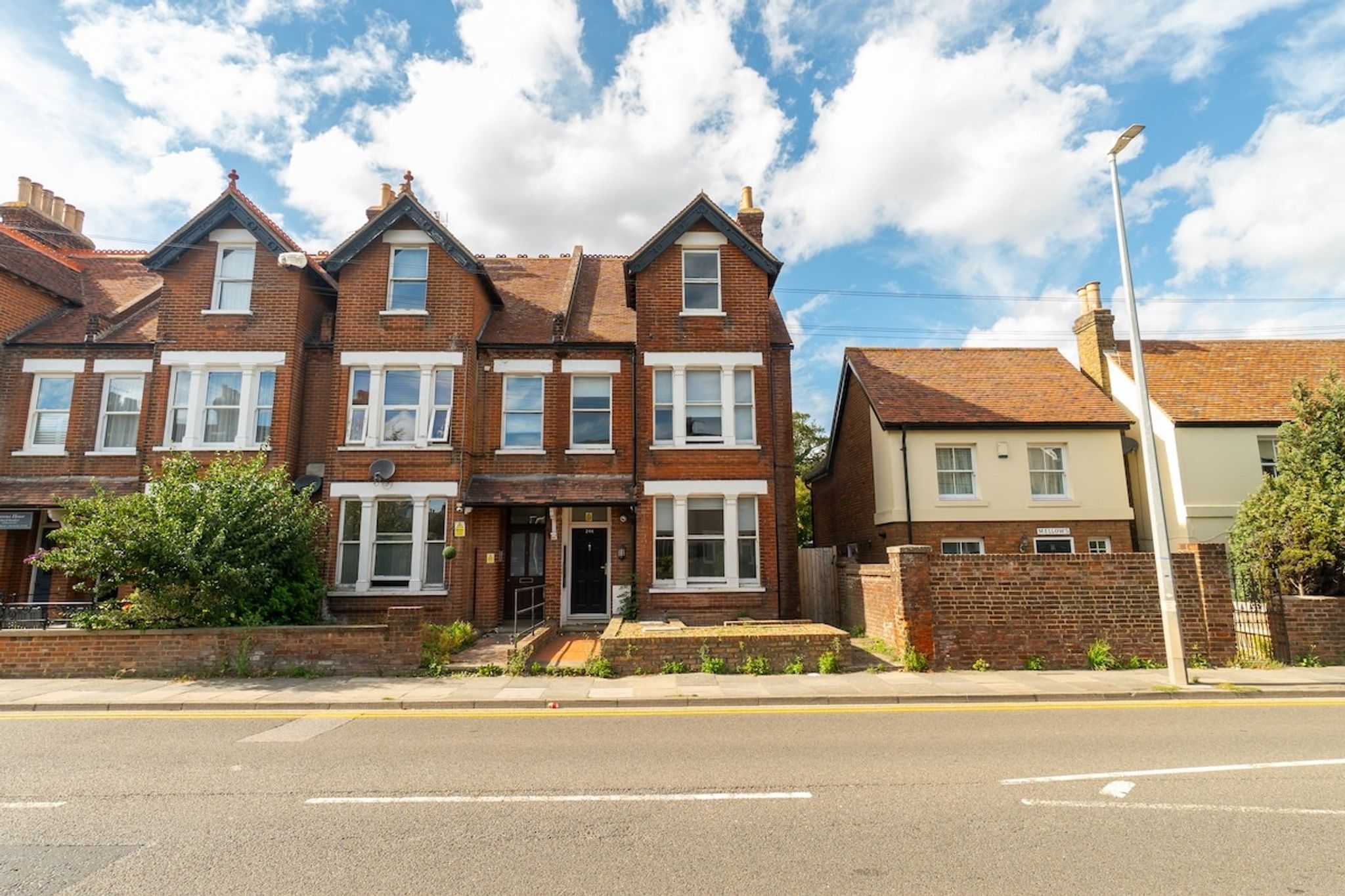 Modern 7-Bed Home | Perfect for Work & Leisure