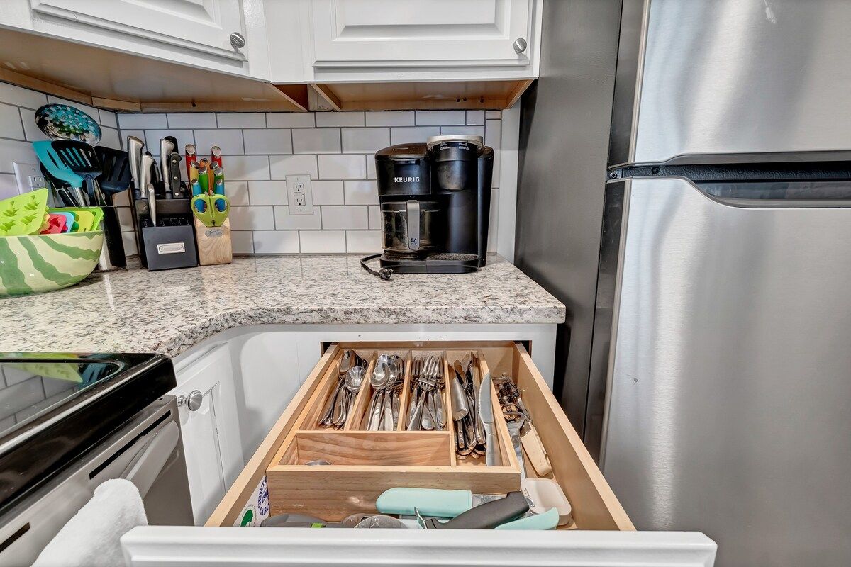 Barefoot Bungalow - Ocean Front Beach Condo