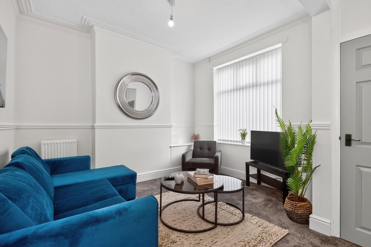 Stylish 2Bed, 2Bath Near Failsworth Manchester