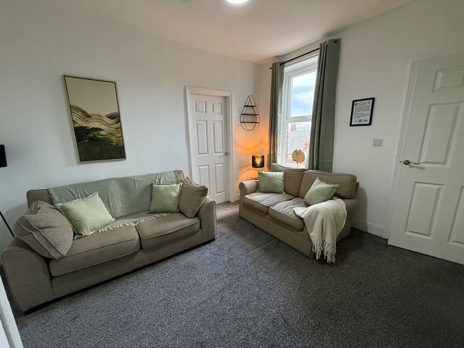 Caris - 3 Bedroom Sleeps 6 Ideal for Contractors