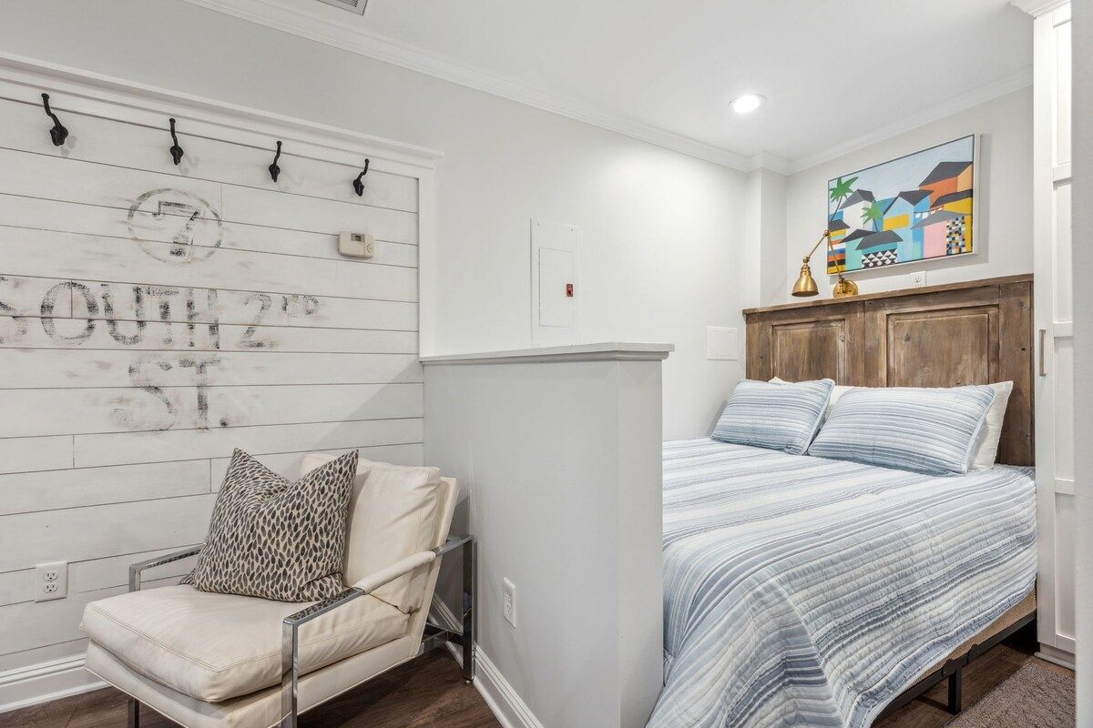 Diamond Courtyard | Historic Downtown | Parking