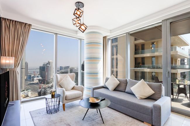 Spacious 1BR | Steps to Burj Khalifa & Dubai Mall