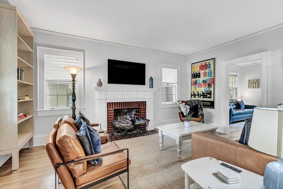 Ebert-Artis Cottage - Heart of Downtown