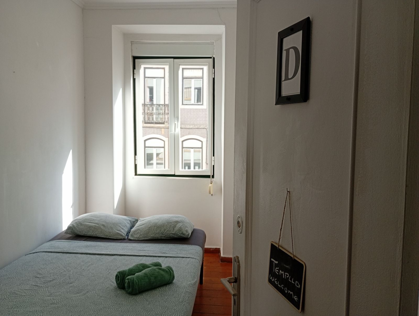 Room in Lisbon | Central Alfama | Metro Access
