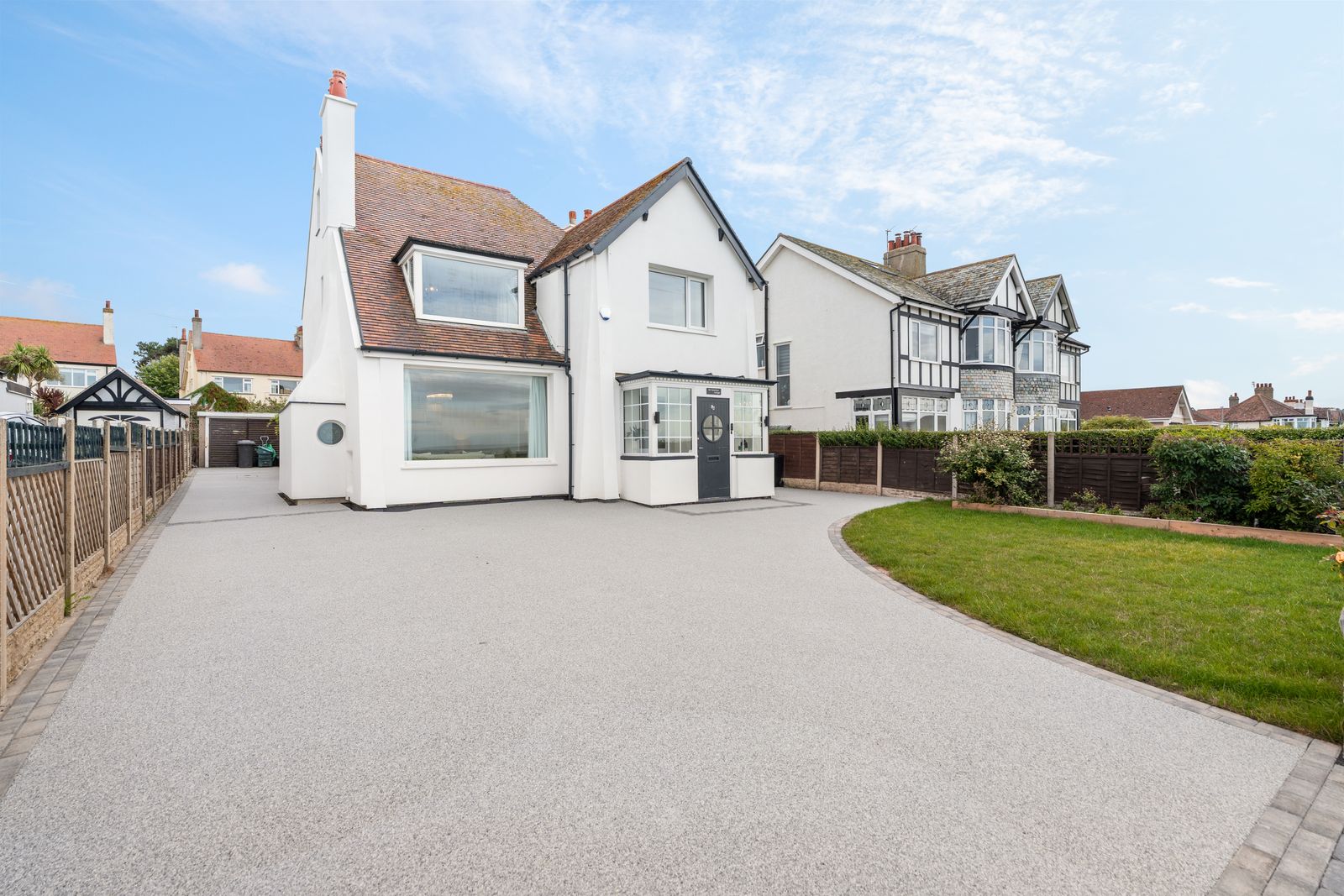 Seafront Family home with Ground floor bedroom