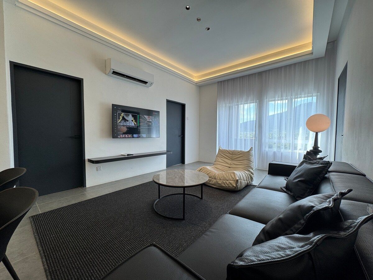 ALO Apartment One | 3BR Near Shops & Food
