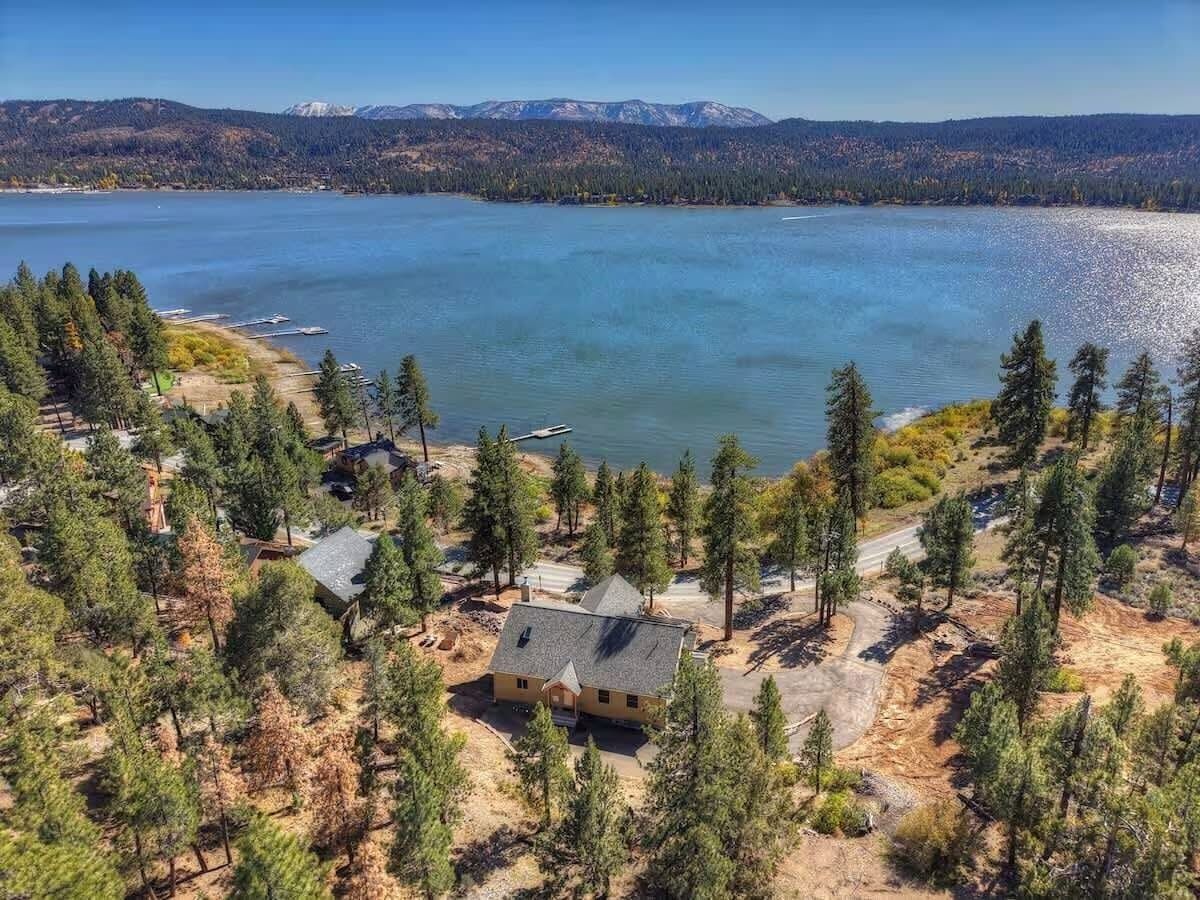 New Lakefront Retreat w/ Hot Tub & Game Room
