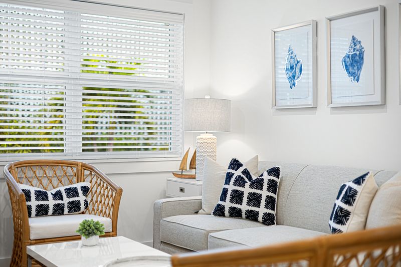 Beautiful 2-Bed Steps to Naples Beach & Town — photo 5