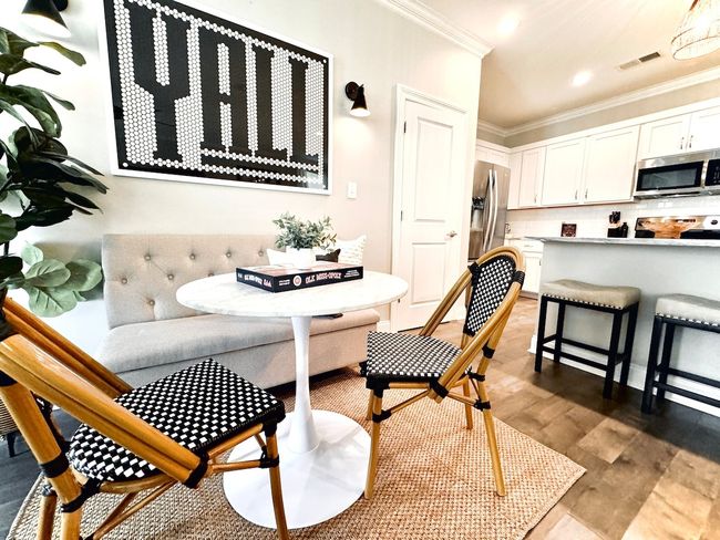 The Marigold, 3BR Posh Stay by VelvetDitchVillas