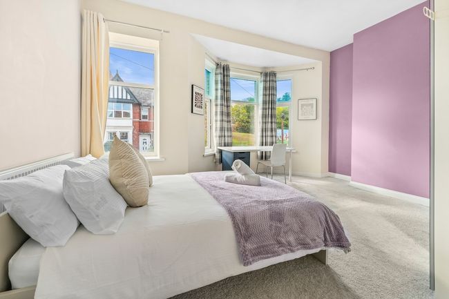 The Royal Stay at Queens Hill | Sleeps 10