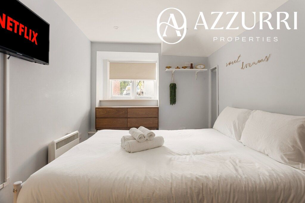 Comfy 1BR Flat | Near Nigel Eady and Holy Cross ST