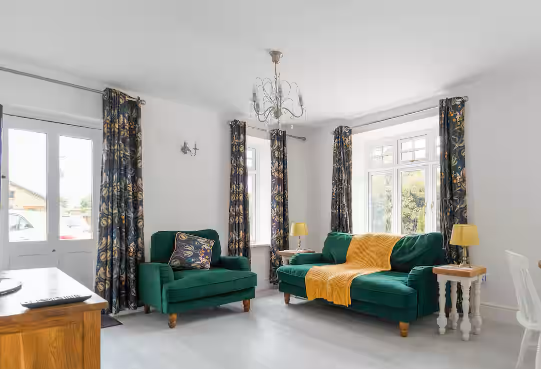Stylish two bedroom apartment near Rookery Hall