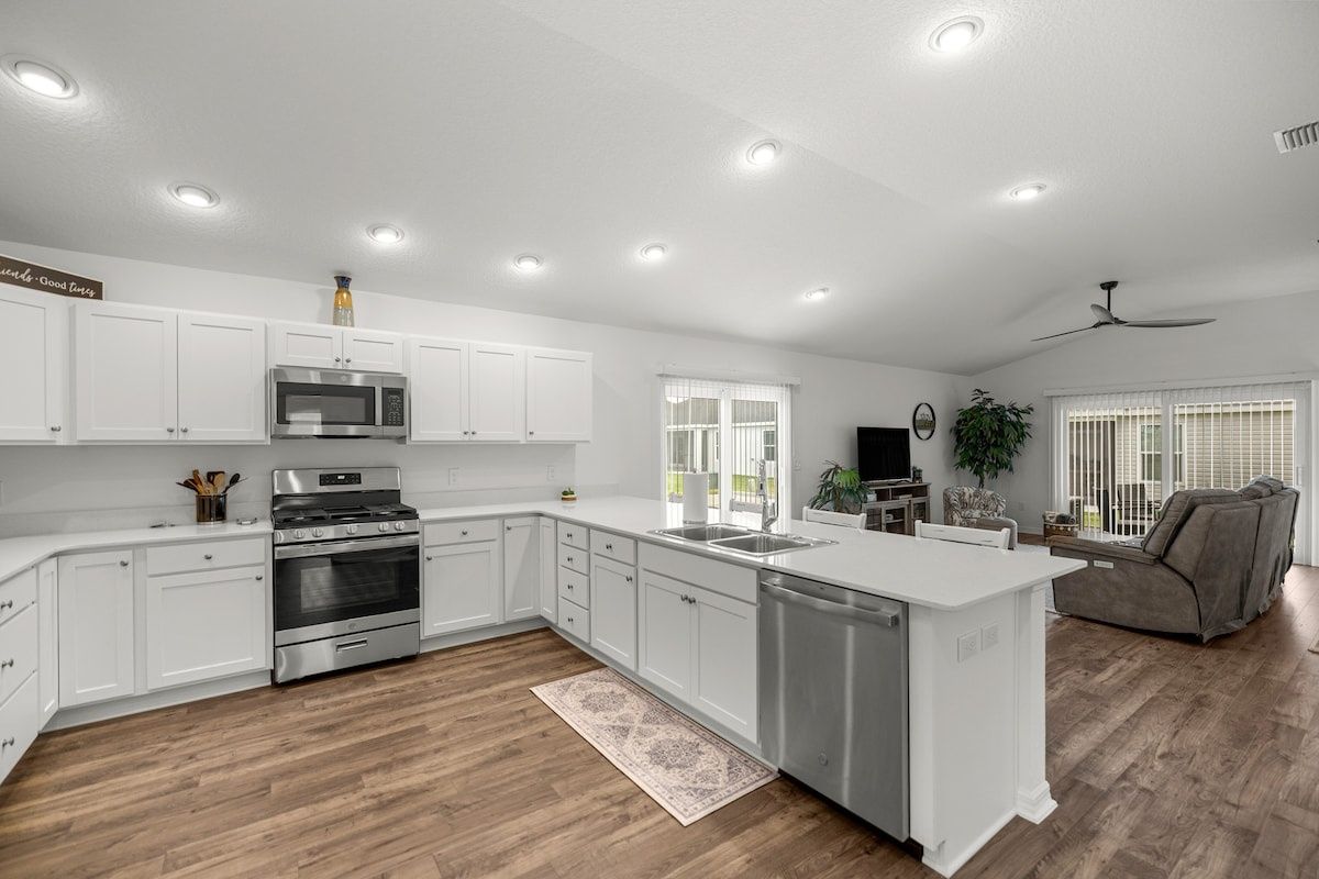 The Strawbridge · 2 Ensuite Suites · Golf Cart — photo 4