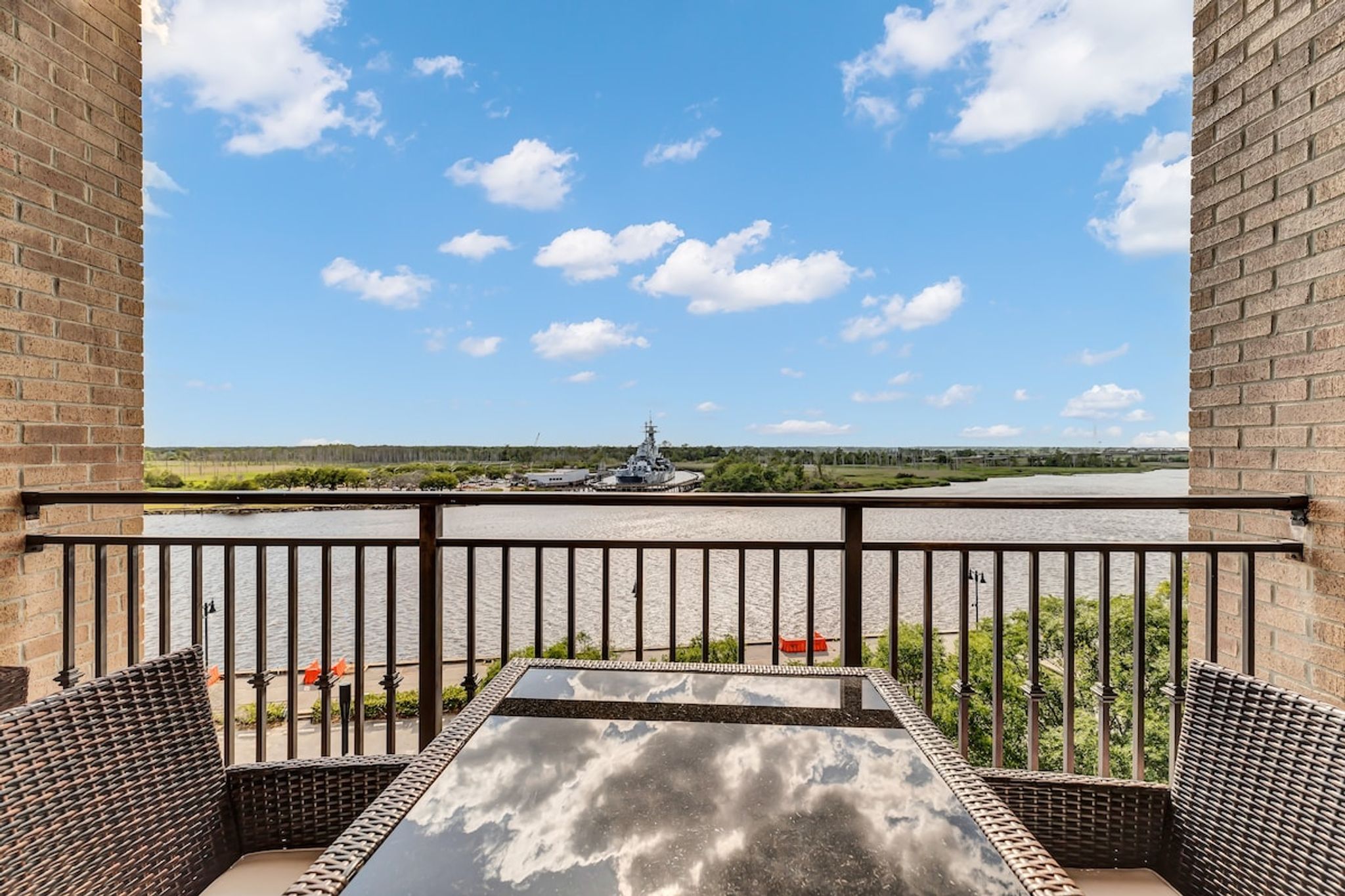 Amazing Riverview - Central Downtown - Parking