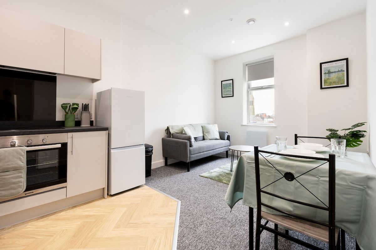 Central Apartment, Ideal for Couples, Sleeps 4