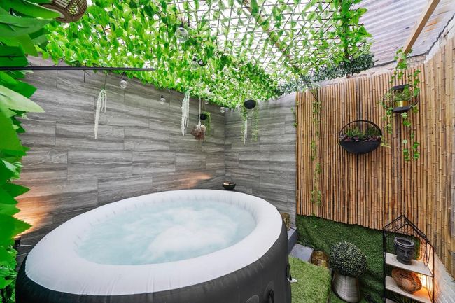 Ramsgate Boutique Stay with Hot Tub
