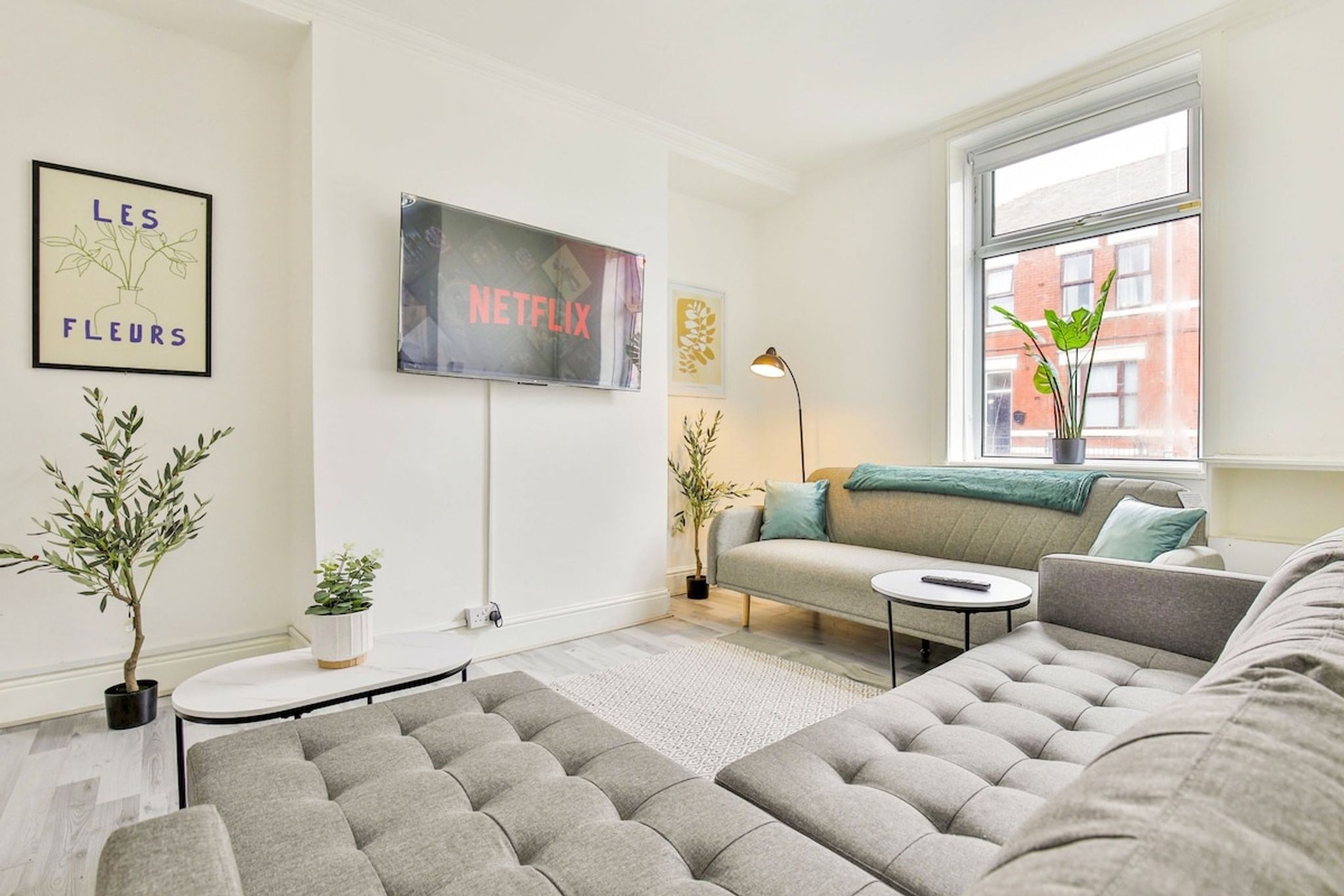 Hollins House | 2 BR | Near Manchester